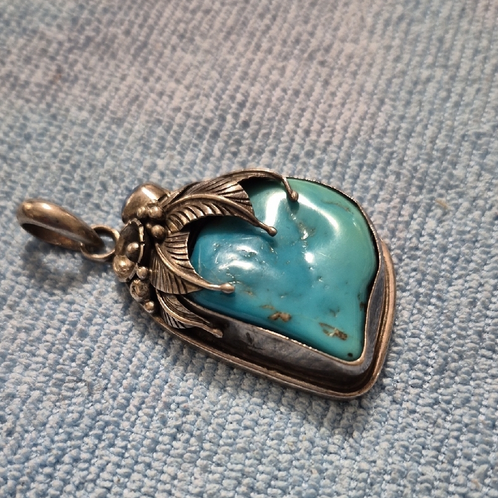 Turquoise Silver Pendant - Picture 5 of 16